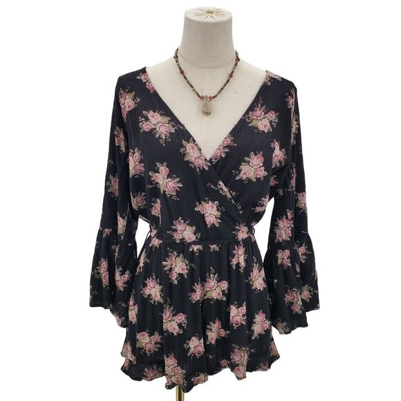 American Eagle Womens Boho Bell Sleeve Floral Romper Shorts Sz M V-Neck Pockets - Picture 3 of 16